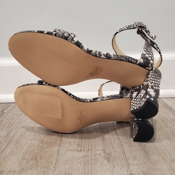 NEW Nine West Pixel Block Heel Python Print Sandal - Picture 5 of 7